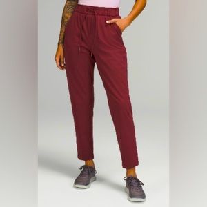 Lululemon Size 6 Red Merlot Stretch High Rise Pant